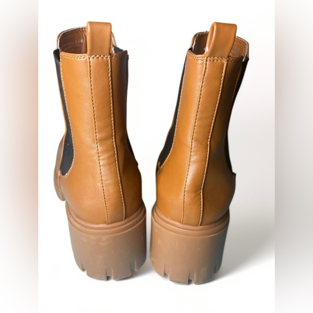 Madden Girl Womens Pheobe Leather Lug Sole Chelsea Boots - Picture 6 of 8